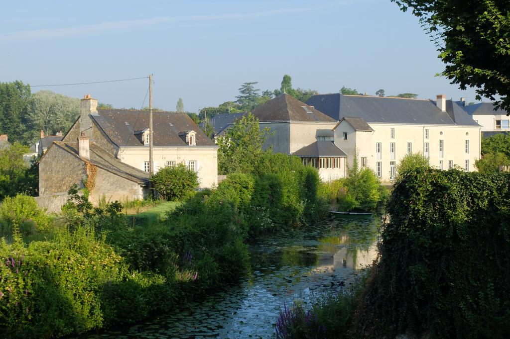 Gite Des Grands Moulins De Bauge מראה חיצוני תמונה