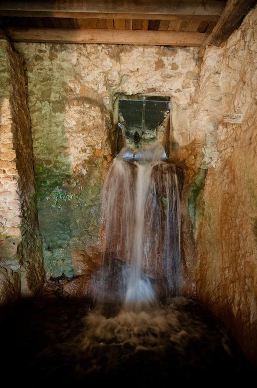 Gite Des Grands Moulins De Bauge מראה חיצוני תמונה